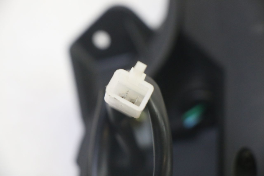 photo de CLIGNOTANT ARRIERE DROIT EFUN PUSA 1 - Points de fixation