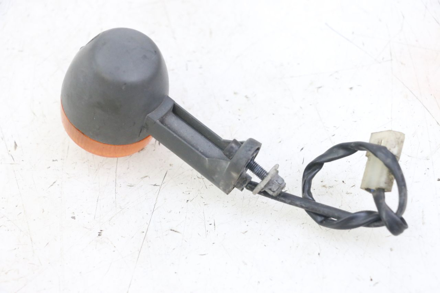 photo de CLIGNOTANT ARRIERE DROIT APRILIA RALLY AC 50 (1995 - 2004) - Autre angle de vue