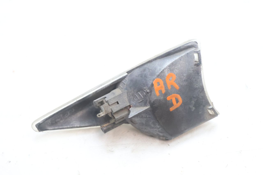 photo de CLIGNOTANT ARRIERE DROIT PEUGEOT SPEEDFIGHT 2 AC 50 (2000 - 2009) - Zoom état d’usage