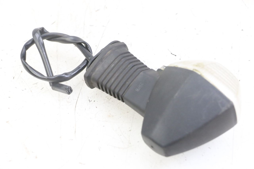 photo de CLIGNOTANT ARRIERE DROIT SUZUKI GSX F GSXF 650 (2007 - 2015) - Gros plan technique