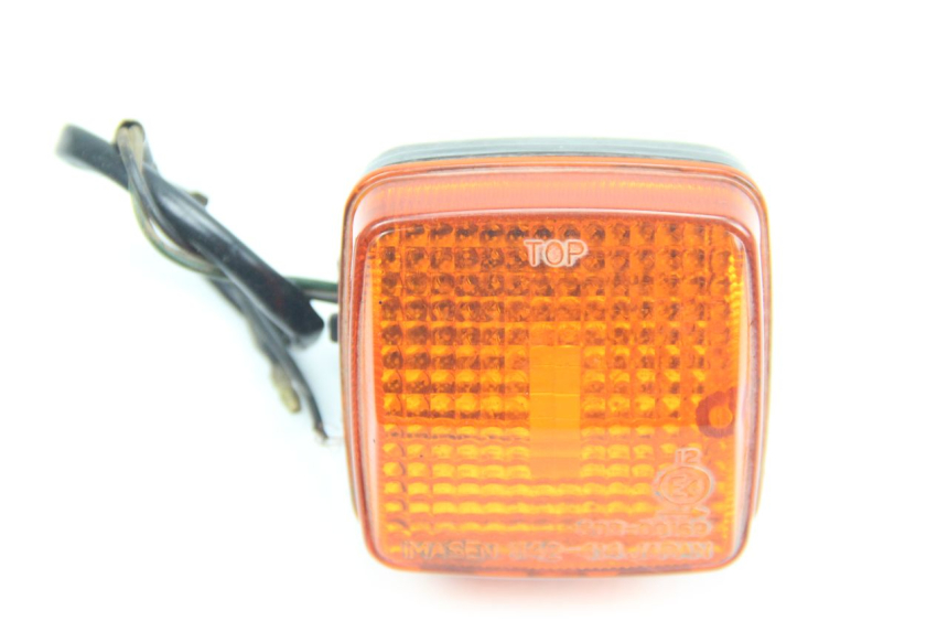 photo de CLIGNOTANT ARRIERE DROIT YAMAHA TW 125 (1998 - 2002) - Vue d’ensemble