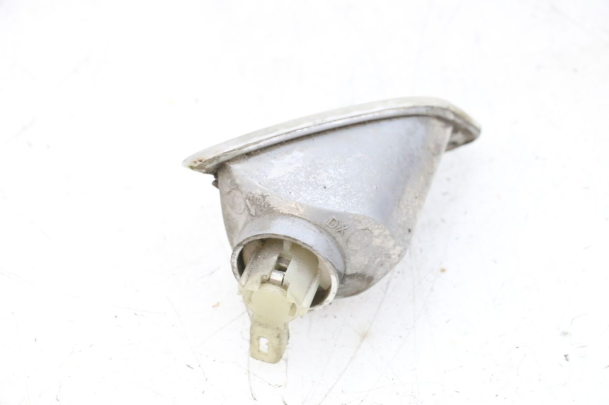 photo de CLIGNOTANT ARRIERE DROIT PIAGGIO VESPA GTS SUPER IE 125 (2009 - 2016) - Vue d’ensemble