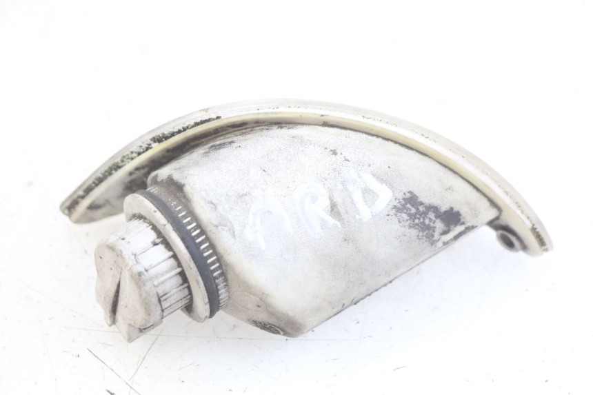 photo de CLIGNOTANT ARRIERE DROIT PIAGGIO VESPA LXV 125 (2006 - 2009) - Gros plan technique