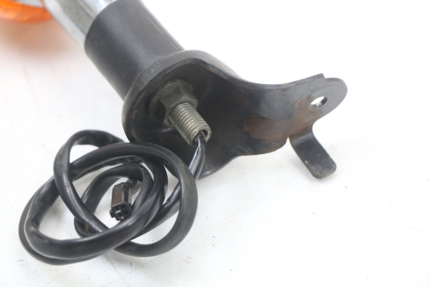 photo de CLIGNOTANT ARRIERE DROIT SUZUKI VL INTRUDER 125 (2004 - 2007) - Vue d’ensemble