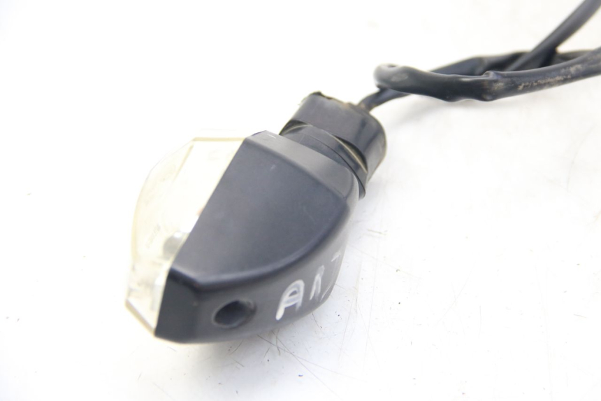 photo de CLIGNOTANT ARRIERE DROIT SYM WOLF SB 125 (2011 - 2018) - Vue d’ensemble