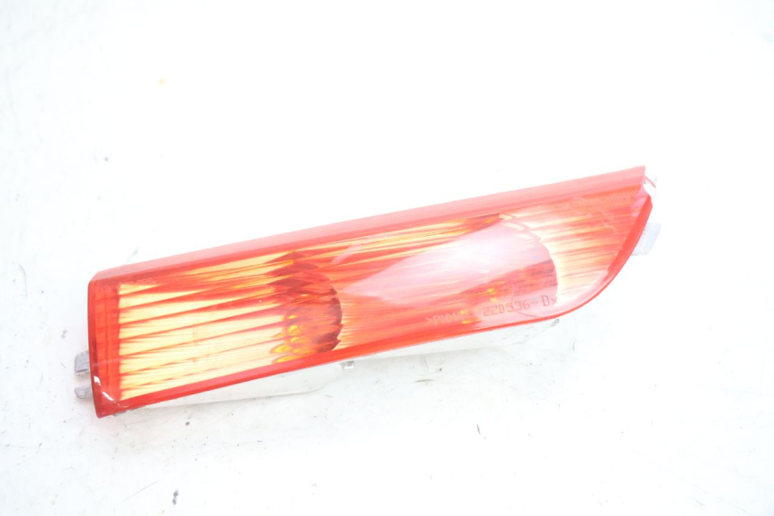 photo de CLIGNOTANT ARRIERE DROIT PIAGGIO X8 STREET 125 (2006 - 2007) - Vue principale