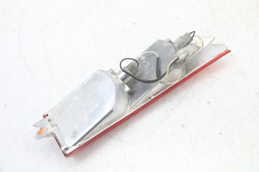 photo de CLIGNOTANT ARRIERE DROIT PIAGGIO XEVO - X EVO 125 (2007 - 2017) - Gros plan technique