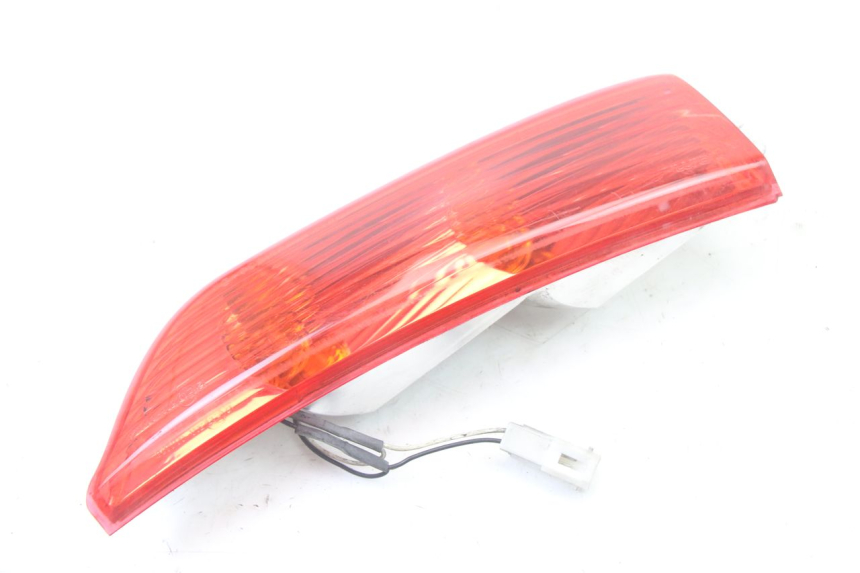 photo de CLIGNOTANT ARRIERE DROIT PIAGGIO XEVO - X EVO 125 (2007 - 2017) - Autre angle de vue