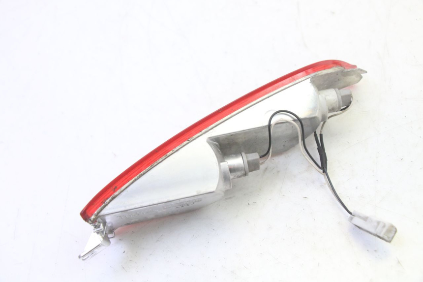 photo de CLIGNOTANT ARRIERE DROIT PIAGGIO XEVO - X EVO 125 (2007 - 2017) - Gros plan technique