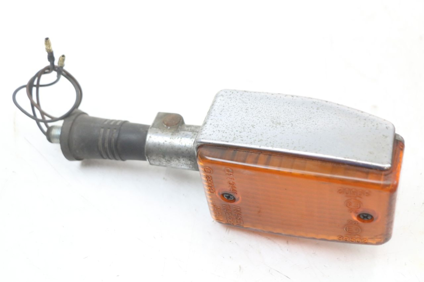 photo de CLIGNOTANT ARRIERE DROIT YAMAHA XJ F 900 (1983 - 1994) - Autre angle de vue