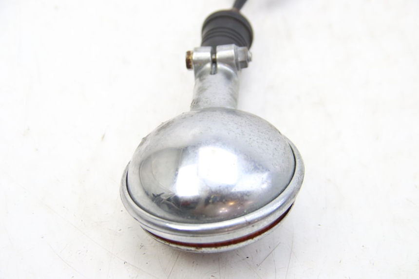 photo de CLIGNOTANT ARRIERE DROIT YAMAHA XV VIRAGO 750 (1984 - 1998) - Gros plan technique