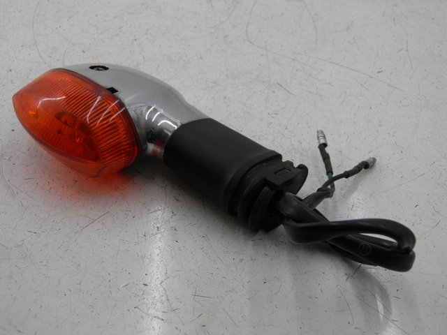 photo de CLIGNOTANT ARRIERE DROIT YAMAHA YBR CUSTOM 125 (2008 - 2010) - Vue principale