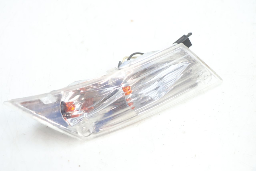 photo de CLIGNOTANT ARRIERE DROIT PIAGGIO ZIP 2T 50 (2009 - 2019) - Autre angle de vue