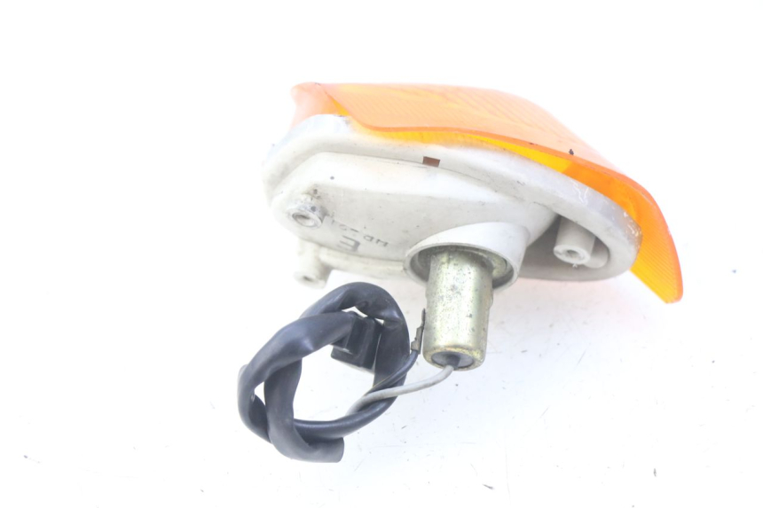 photo de CLIGNOTANT ARRIERE DROIT KAWASAKI ZZR 600 (1995 - 2004) - Autre angle de vue