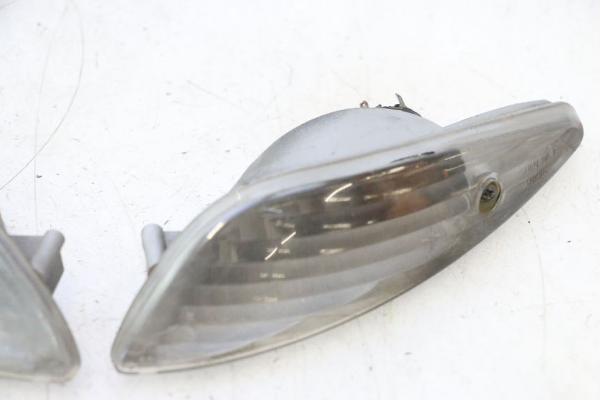 photo de CLIGNOTANT ARRIERE PEUGEOT ELYSTAR 50 (2002 - 2014) - État de surface