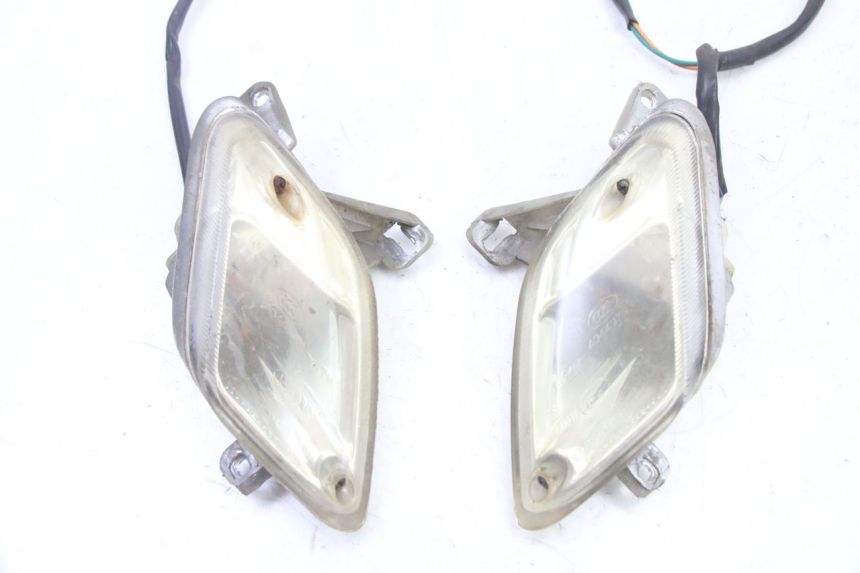 photo de CLIGNOTANT ARRIERE SYM FIDDLE 2 S 125 (2012 - 2014) - Autre angle de vue