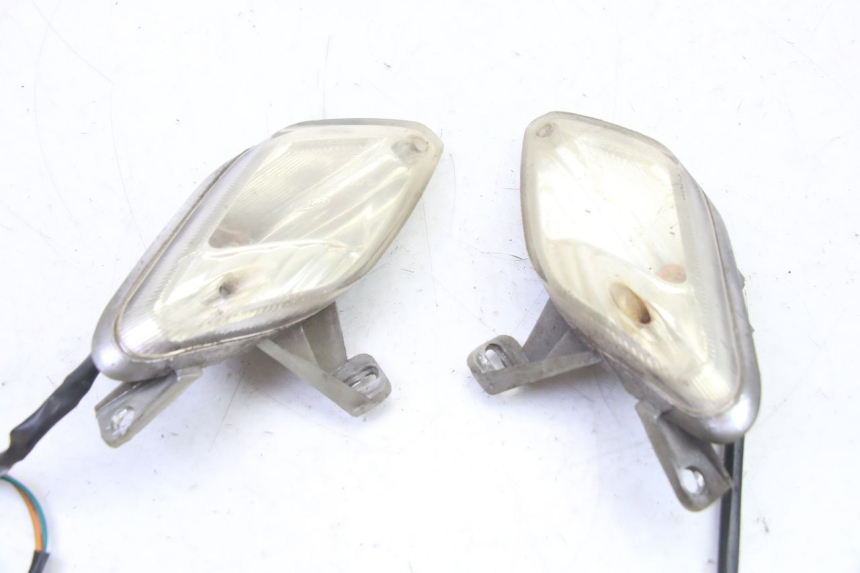 photo de CLIGNOTANT ARRIERE SYM FIDDLE 2 S 125 (2012 - 2014) - Gros plan technique