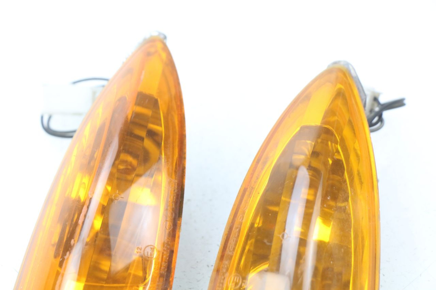 photo de CLIGNOTANT ARRIERE PIAGGIO FLY 125 (2005 - 2012) - Vue d’ensemble