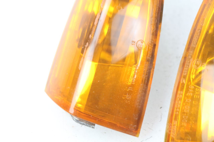 photo de CLIGNOTANT ARRIERE PIAGGIO FLY 125 (2005 - 2012) - Points de fixation