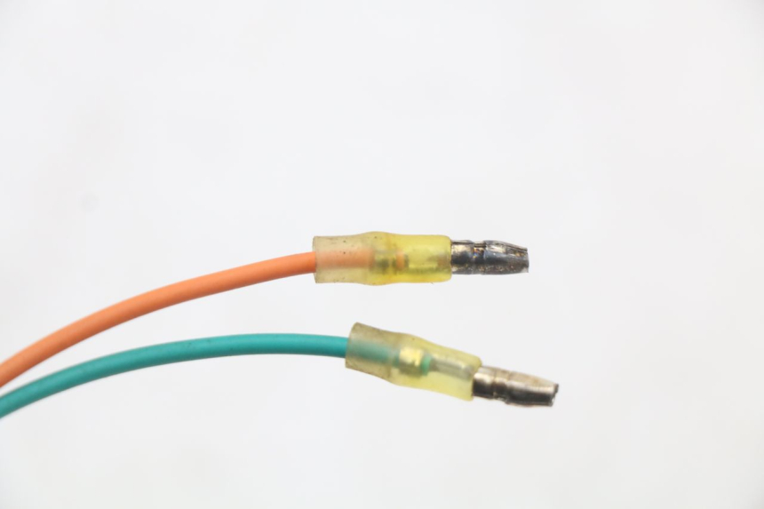 photo de CLIGNOTANT ARRIERE GAUCHE KYMCO AGILITY 4T 50 (2005 - 2018) - Gros plan technique