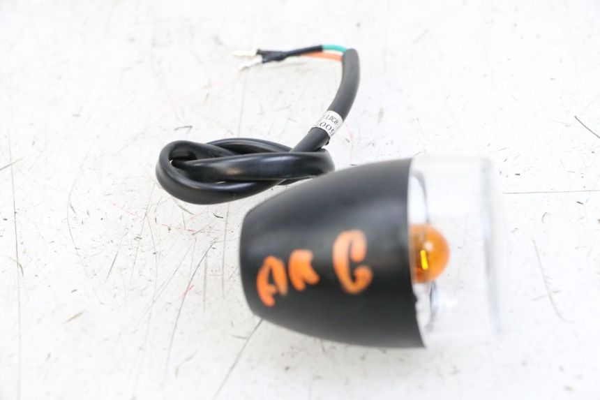 photo de CLIGNOTANT ARRIERE GAUCHE KYMCO AGILITY 4T 50 (2018 - 2022) - Gros plan technique