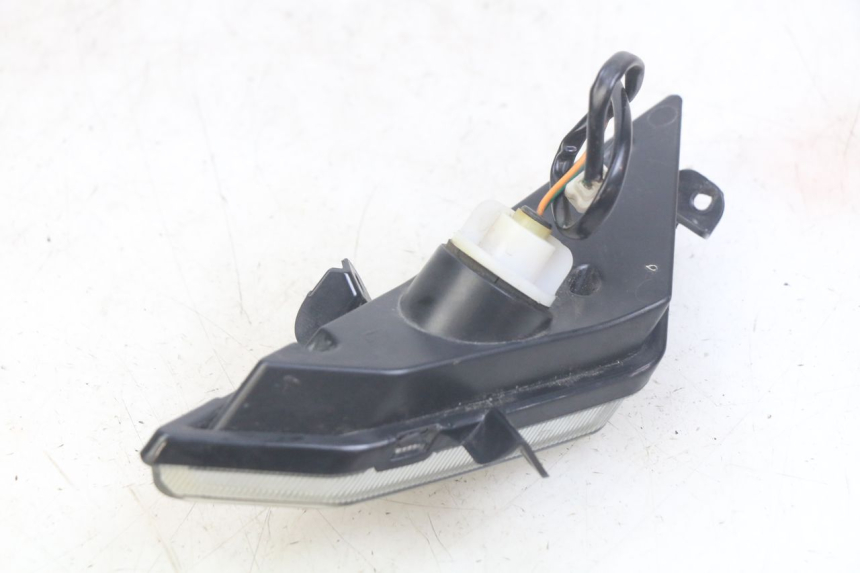 photo de CLIGNOTANT ARRIERE GAUCHE NECO ALEXONE 125 (2017 - 2024) - Gros plan technique