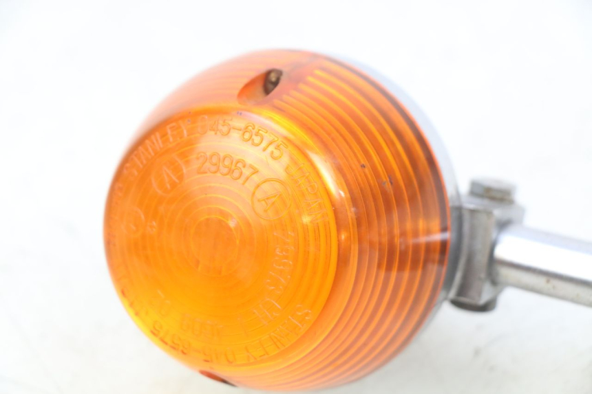 photo de CLIGNOTANT ARRIERE GAUCHE HONDA CM 125 (1983 - 2003) - Points de fixation