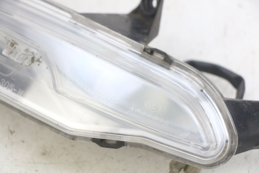 photo de CLIGNOTANT ARRIERE GAUCHE PEUGEOT DJANGO 4T 50 (2014 - 2019) - Autre angle de vue