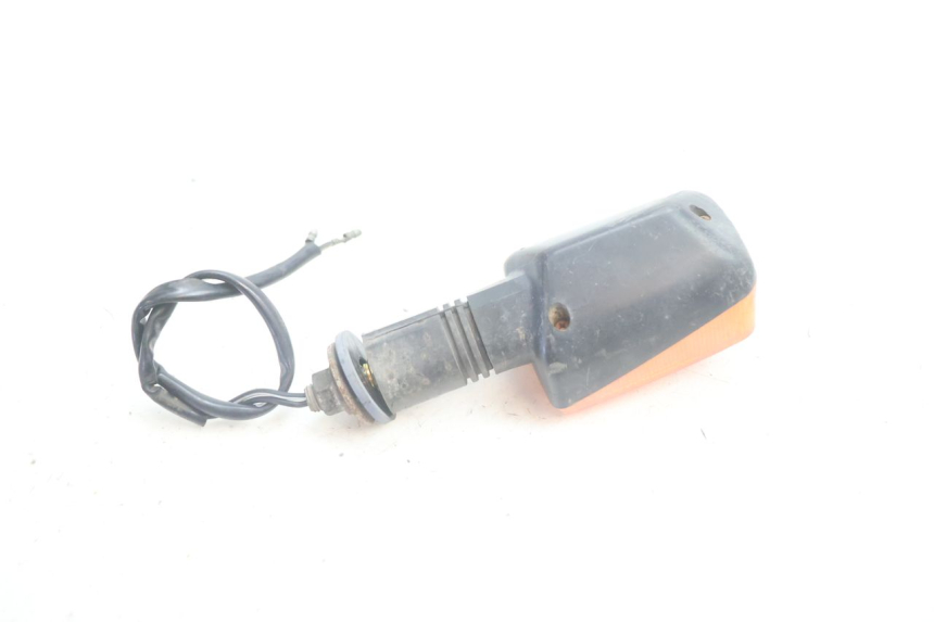 photo de CLIGNOTANT ARRIERE GAUCHE SUZUKI DR S 600 (1985 - 1989) - Autre angle de vue