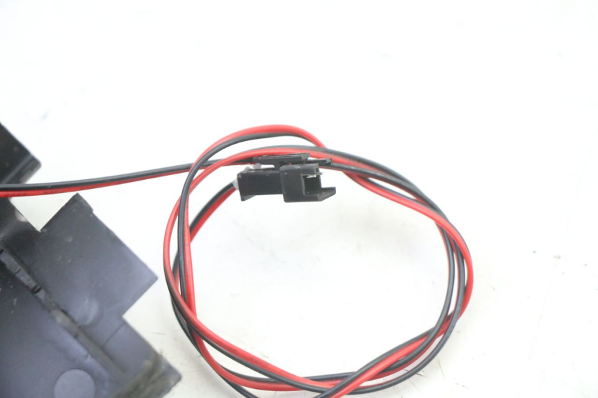 photo de CLIGNOTANT ARRIERE GAUCHE URBANGLIDE E-CROSS PRO 1 - Vue d’ensemble