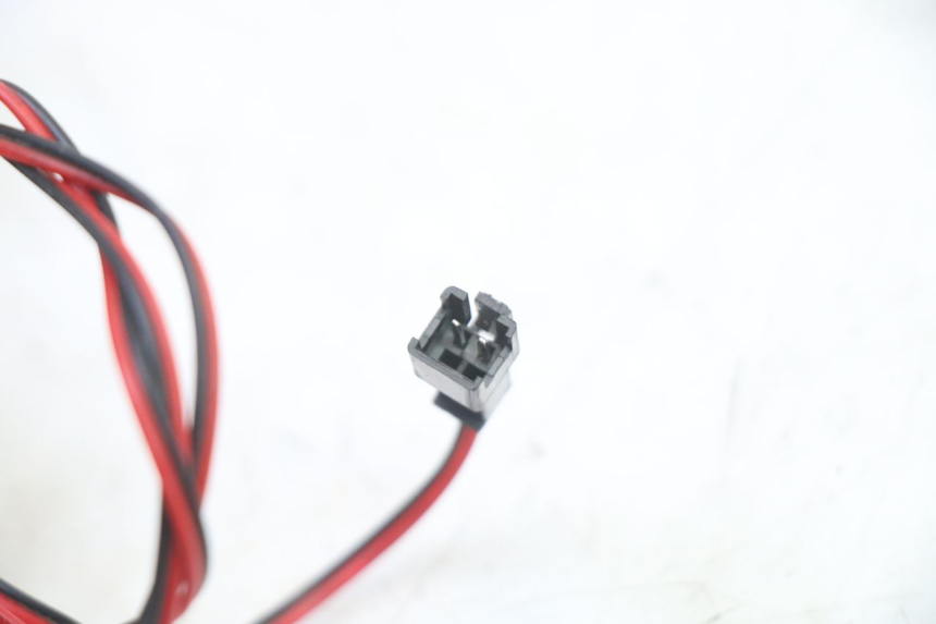 photo de CLIGNOTANT ARRIERE GAUCHE URBANGLIDE E-CROSS PRO 1 - Points de fixation