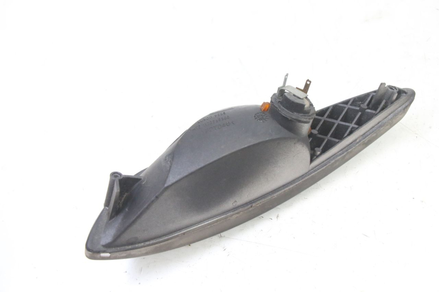 photo de CLIGNOTANT ARRIERE GAUCHE PEUGEOT ELYSTAR 50 (2002 - 2014) - Vue d’ensemble