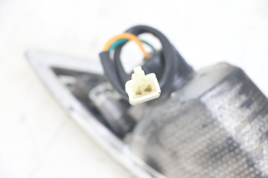 photo de CLIGNOTANT ARRIERE GAUCHE SYM FIDDLE 3 III 125 (2014 - 2020) - Gros plan technique