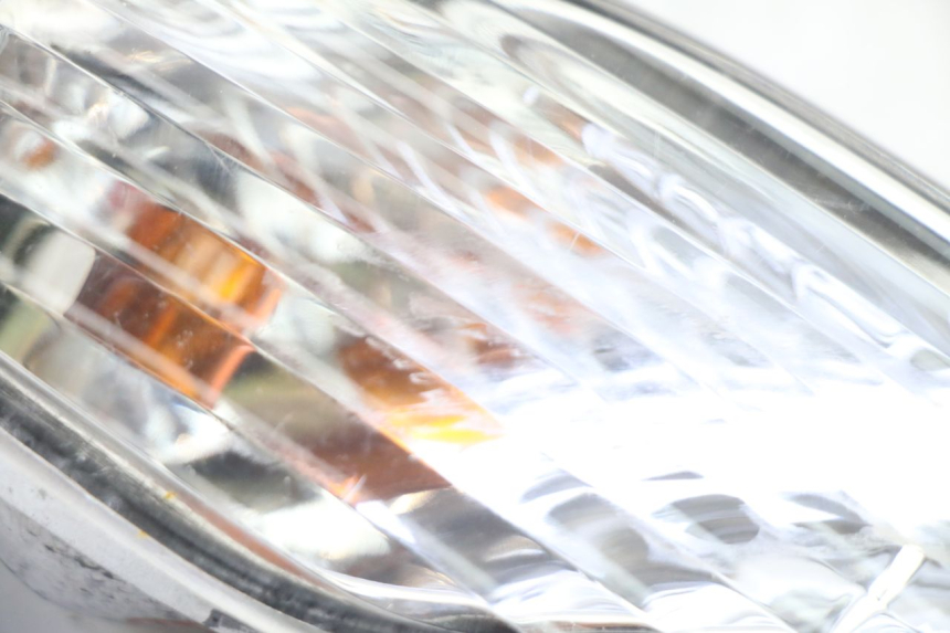 photo de CLIGNOTANT ARRIERE GAUCHE SYM FIDDLE 3 III 50 (2014 - 2020) - Autre angle de vue