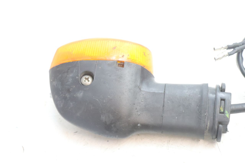 photo de CLIGNOTANT ARRIERE GAUCHE YAMAHA FZ8 800 (2010 - 2016) - Gros plan technique