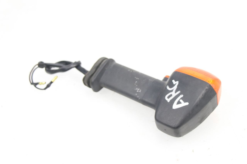 photo de CLIGNOTANT ARRIERE GAUCHE YAMAHA FZS FAZER 600 (1998 - 2001) - Autre angle de vue