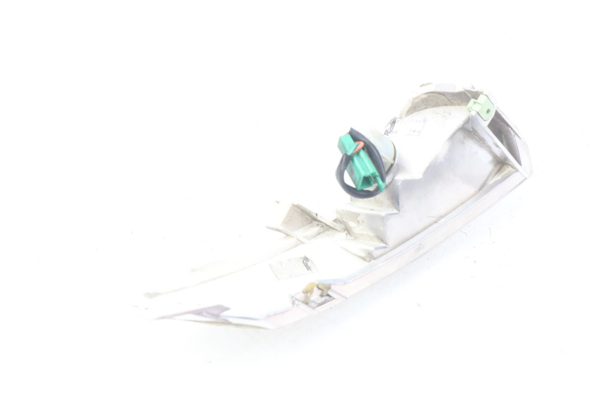 photo de CLIGNOTANT ARRIERE GAUCHE PEUGEOT GEOPOLIS 400 (2007 - 2013) - Zoom état d’usage