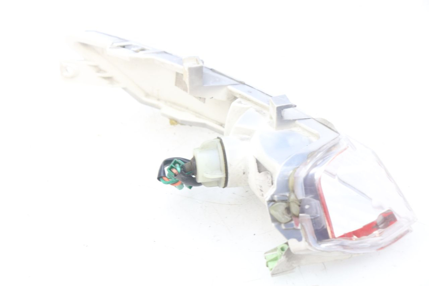 photo de CLIGNOTANT ARRIERE GAUCHE PEUGEOT GEOPOLIS 400 (2007 - 2013) - Autre angle de vue