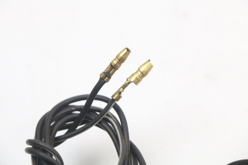 photo de CLIGNOTANT ARRIERE GAUCHE SUZUKI GN 125 (1997 - 2000) - Vue d’ensemble