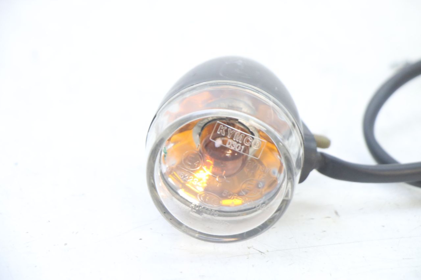 photo de CLIGNOTANT ARRIERE GAUCHE KYMCO AGILITY 4T 50 (2018 - 2022) - Zoom état d’usage