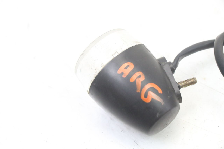 photo de CLIGNOTANT ARRIERE GAUCHE KYMCO AGILITY 4T 50 (2018 - 2022) - Gros plan technique