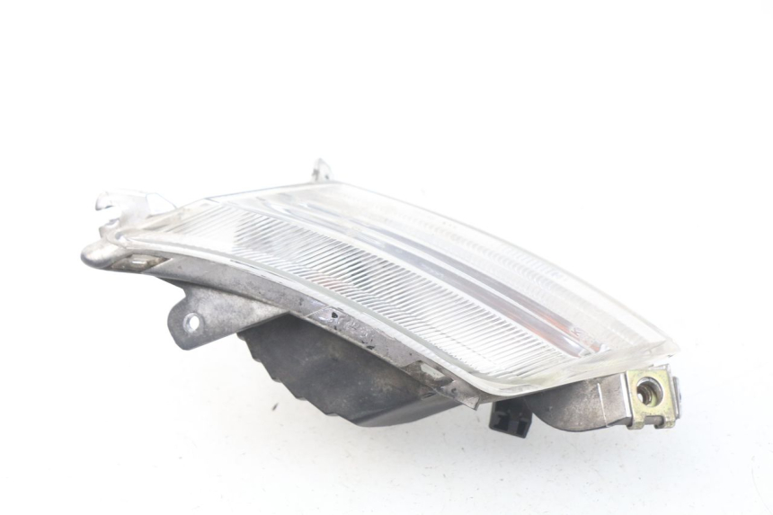 photo de CLIGNOTANT ARRIERE GAUCHE KYMCO LIKE 4T 50 (2009 - 2018) - Gros plan technique