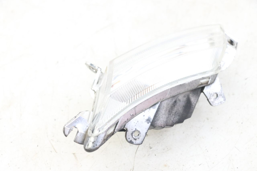 photo de CLIGNOTANT ARRIERE GAUCHE KYMCO LIKE 125 (2009 - 2016) - Gros plan technique