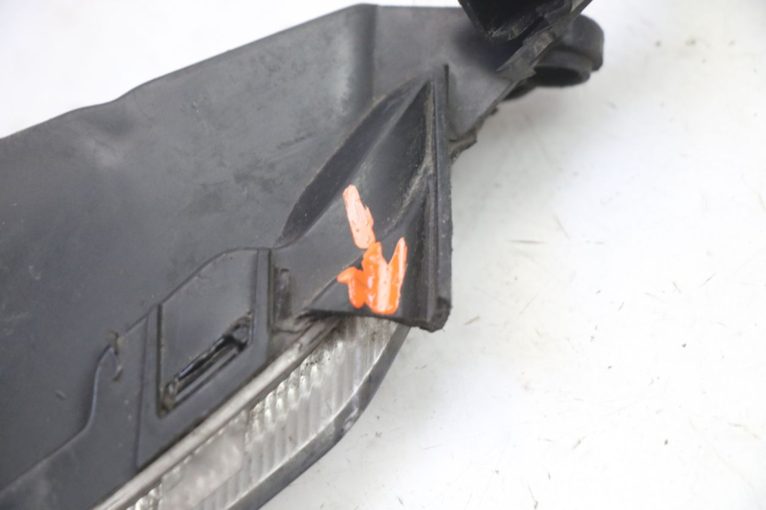 photo de CLIGNOTANT ARRIERE GAUCHE KYMCO LIKE 4T 50 (2019 - 2025) - État de surface