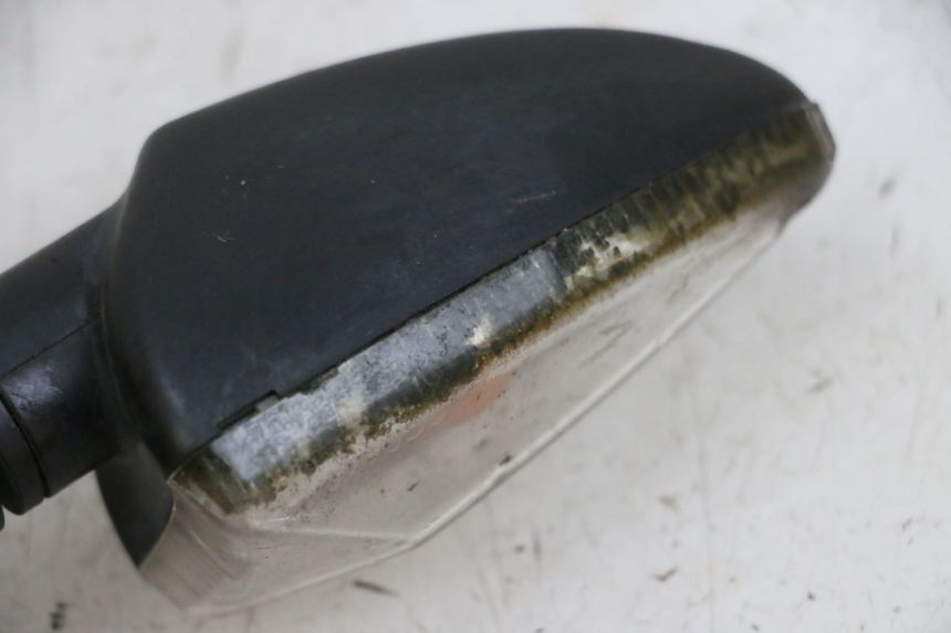 photo de CLIGNOTANT ARRIERE GAUCHE PIAGGIO NEW TYPHOON 50 (2018 - 2021) - Zoom état d’usage