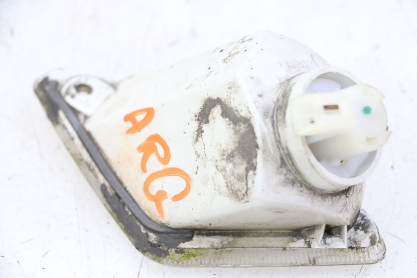 photo de CLIGNOTANT ARRIERE GAUCHE PIAGGIO VESPA GRANTURISMO 200 (2004 - 2005) - Points de fixation