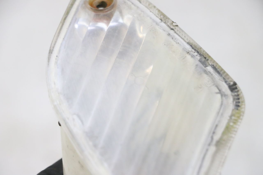 photo de CLIGNOTANT ARRIERE GAUCHE PIAGGIO VESPA GRANTURISMO 200 (2004 - 2005) - État de surface