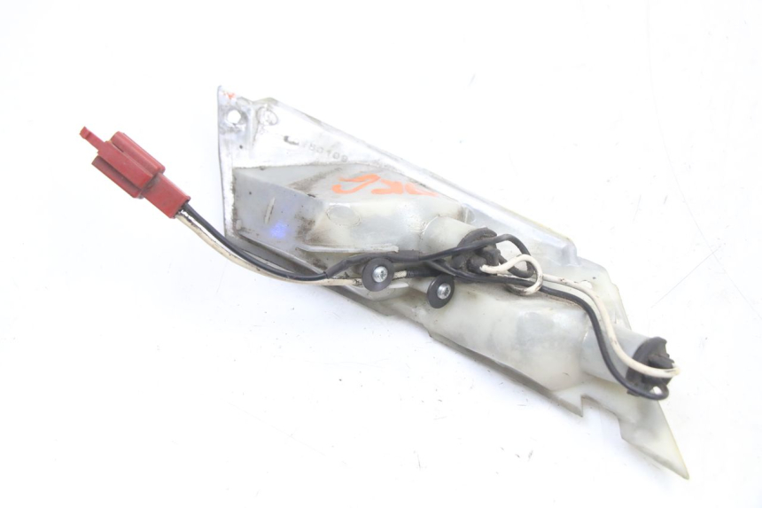 photo de CLIGNOTANT ARRIERE GAUCHE PIAGGIO ZIP 2T 50 (2009 - 2019) - Gros plan technique