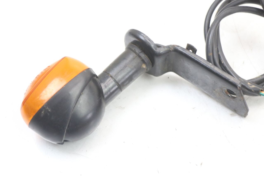 photo de CLIGNOTANT ARRIERE GAUCHE REGAL RAPTOR SPYDER 125 (2010 - 2018) - Gros plan technique