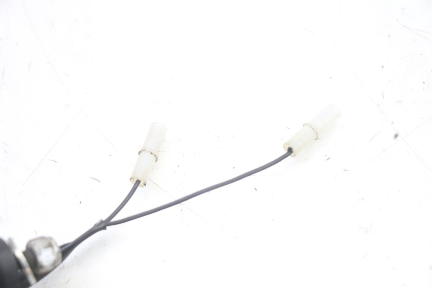 photo de CLIGNOTANT ARRIERE GAUCHE GILERA RUNNER SP 50 (2006 - 2008) - Gros plan technique